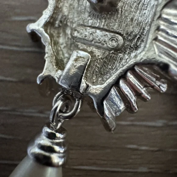 Vintage Christian Dior costume jewelry earrings - Picture 6 of 6